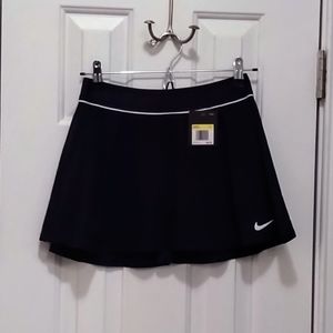NWT Nike women's tennis skirt - Size Small